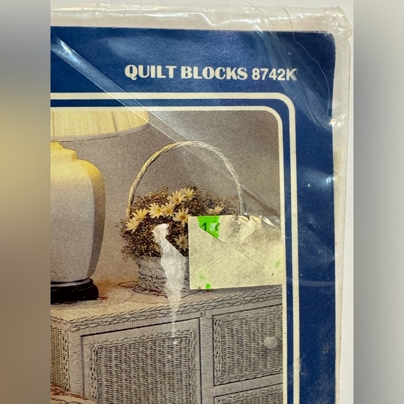 Vogart Embroidery Kit NIP 6 Blocks 18"  8742K Roses And Ribbon Design READ - Picture 3 of 5